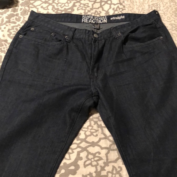 Kenneth Cole jeans slim fit. Size is a 32x32. In... - Depop